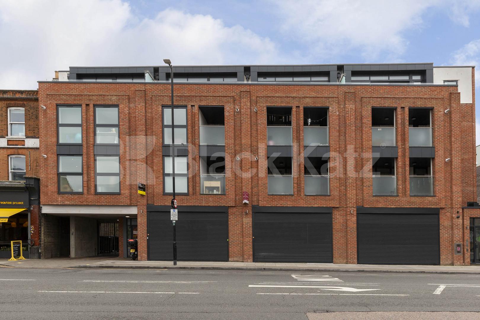 Spacious two bedroom and two bathroom with a large private balcony Tottenham Lane, Crouch End